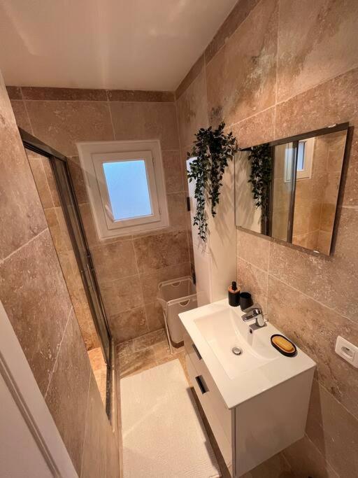 Grand Appartement 3 Chambres A 300M De La Plage Сент-Максім Екстер'єр фото